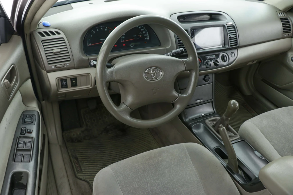 خرید و فروش تویوتا کمری گرند دنده ای مدل 2006 نقد و اقساط