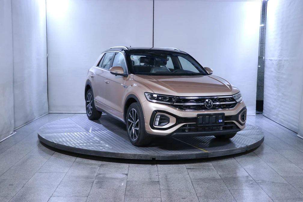 خرید و فروش فولکس T-ROC 300 مدل 2024 نقد و اقساط