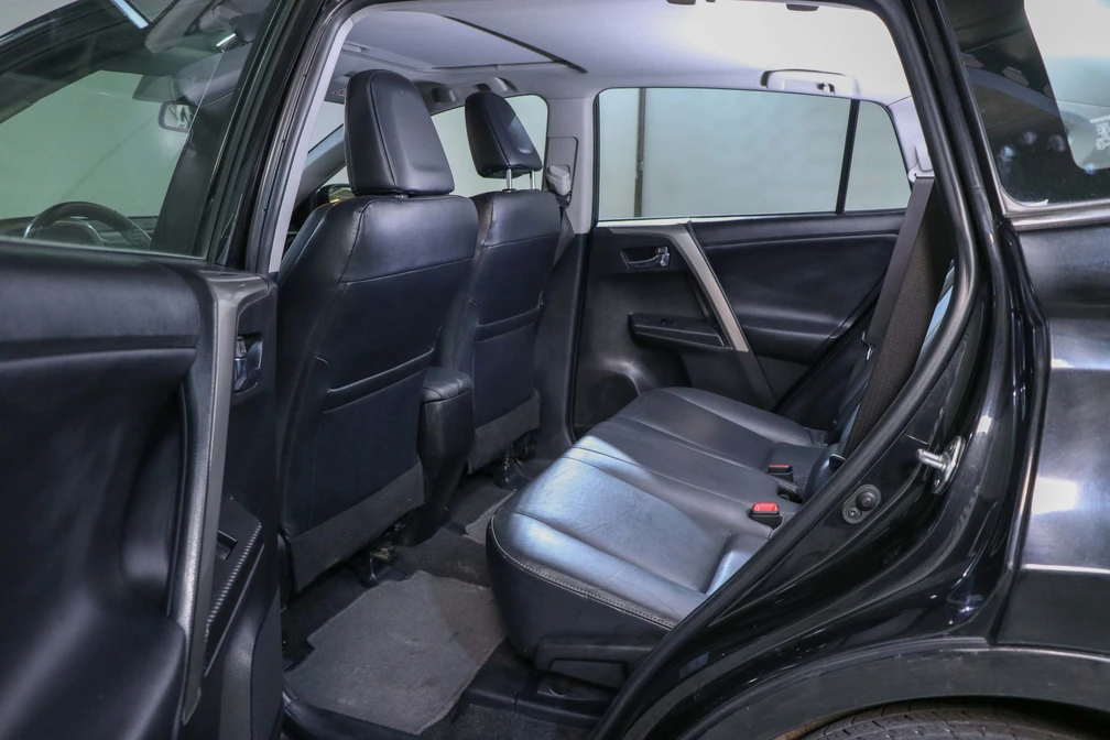 خرید و فروش تویوتا راوفور فول - دو دیفرانسیل مدل 2014 نقد و اقساط