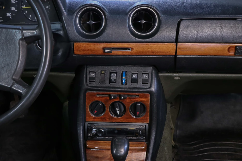خرید و فروش بنز کلاس E 230E W123 مدل 1984 نقد و اقساط