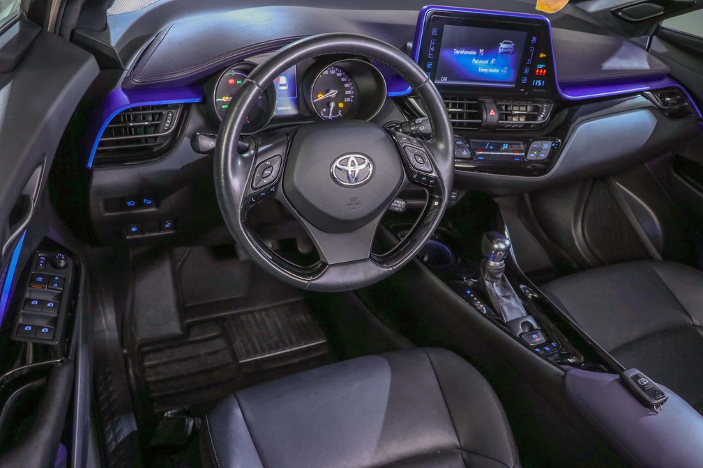 خرید و فروش تویوتا CHR هیبرید استایل مدل 2018 نقد و اقساط