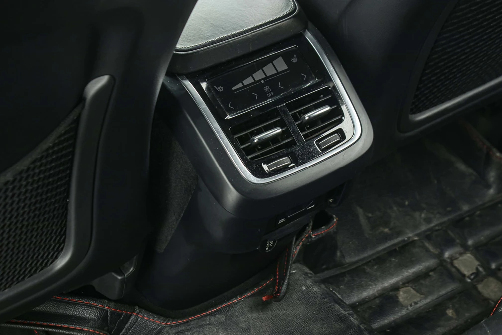خرید و فروش ولوو XC90 R دیزاین مدل 2017 نقد و اقساط خرید و فروش ولوو XC90 R دیزاین مدل 2017 نقد و اقساط