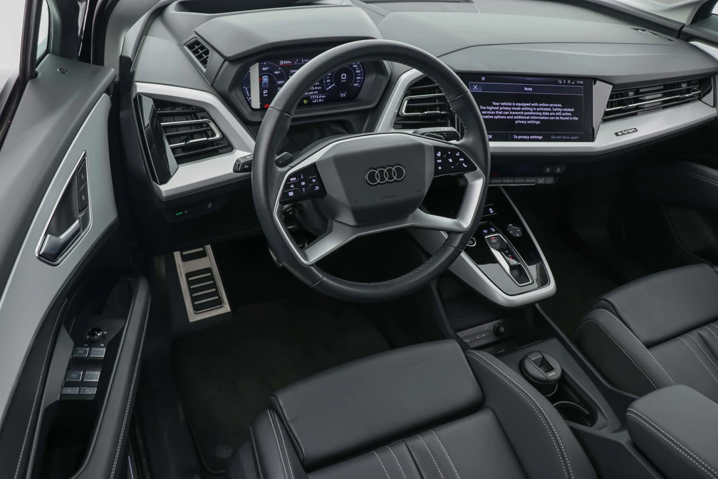 خرید و فروش آئودی q5etron سیلور پکیج - فول مدل 2024 نقد و اقساط خرید و فروش آئودی q5etron سیلور پکیج - فول مدل 2024 نقد و اقساط