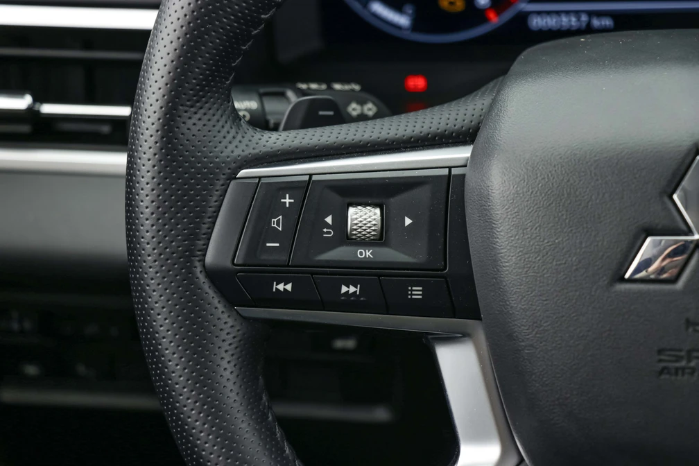 خرید و فروش میتسوبیشی اوتلندر H لاین دو دیفرانسیل مدل 2023 نقد و اقساط