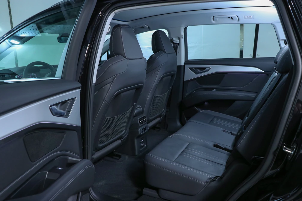 خرید و فروش آئودی q5etron سیلور پکیج - لو آپشن مدل 2024 نقد و اقساط خرید و فروش آئودی q5etron سیلور پکیج - لو آپشن مدل 2024 نقد و اقساط