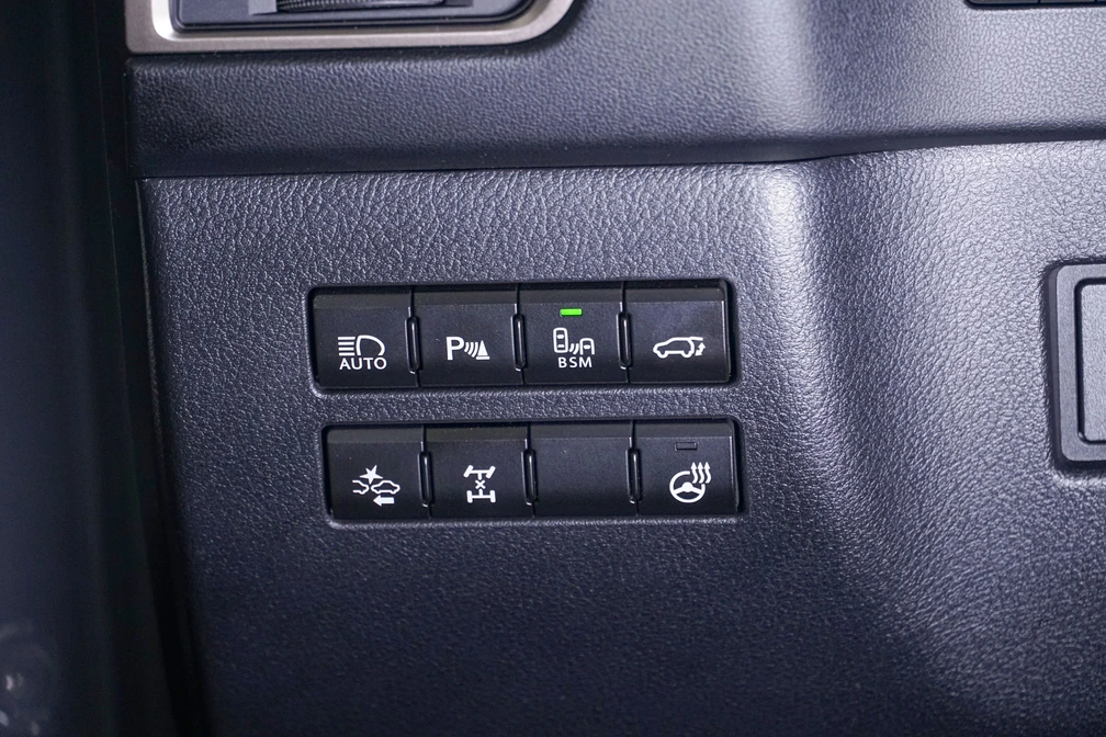 خرید و فروش لکسوس NX 200T - F SPORT - هفت کلید - سقف پاناروما مدل 2015 نقد و اقساط