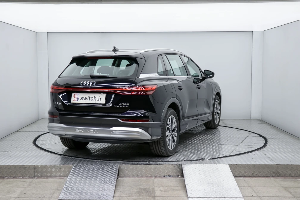 خرید و فروش آئودی q5etron سیلور پکیج - فول مدل 2024 نقد و اقساط خرید و فروش آئودی q5etron سیلور پکیج - فول مدل 2024 نقد و اقساط