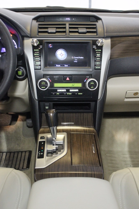 خرید و فروش تویوتا آریون گرند مدل 2012 نقد و اقساط