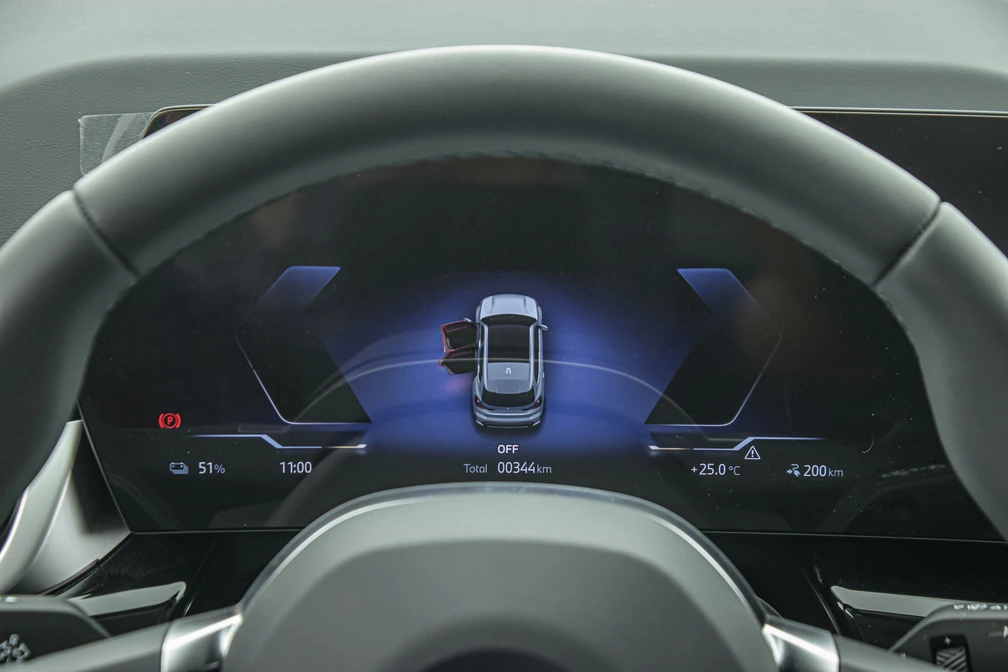 خرید و فروش ب ام و IX1 eDrive 25L مدل 2025 نقد و اقساط