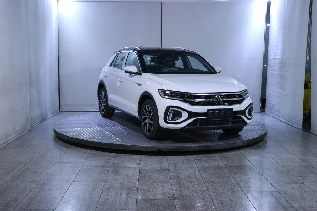 خرید و فروش فولکس T-ROC 300 مدل 2024 نقد و اقساط