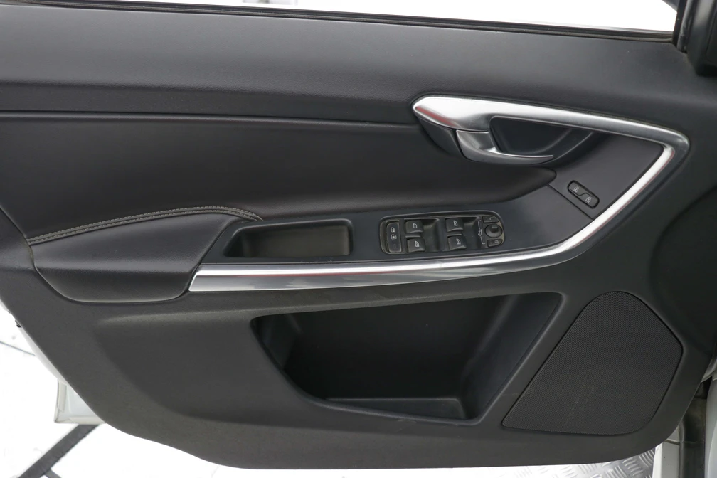 خرید و فروش ولوو XC60 R دیزاین مدل 2014 نقد و اقساط