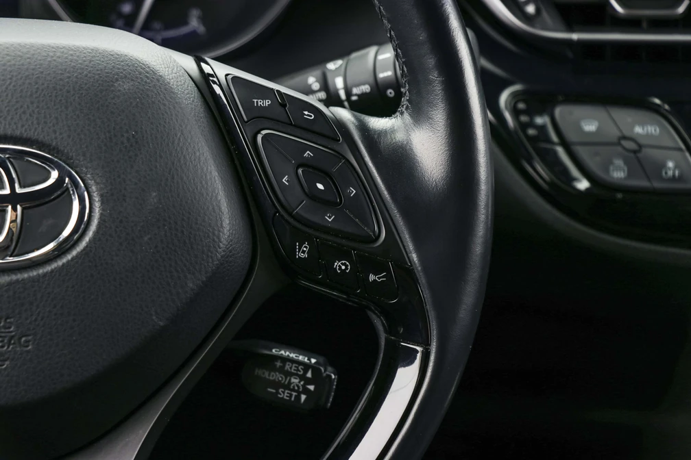 خرید و فروش تویوتا CHR هیبرید لانژ مدل 2017 نقد و اقساط