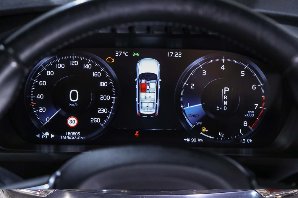 خرید و فروش ولوو XC90 اینسکریپشن مدل 2016 نقد و اقساط