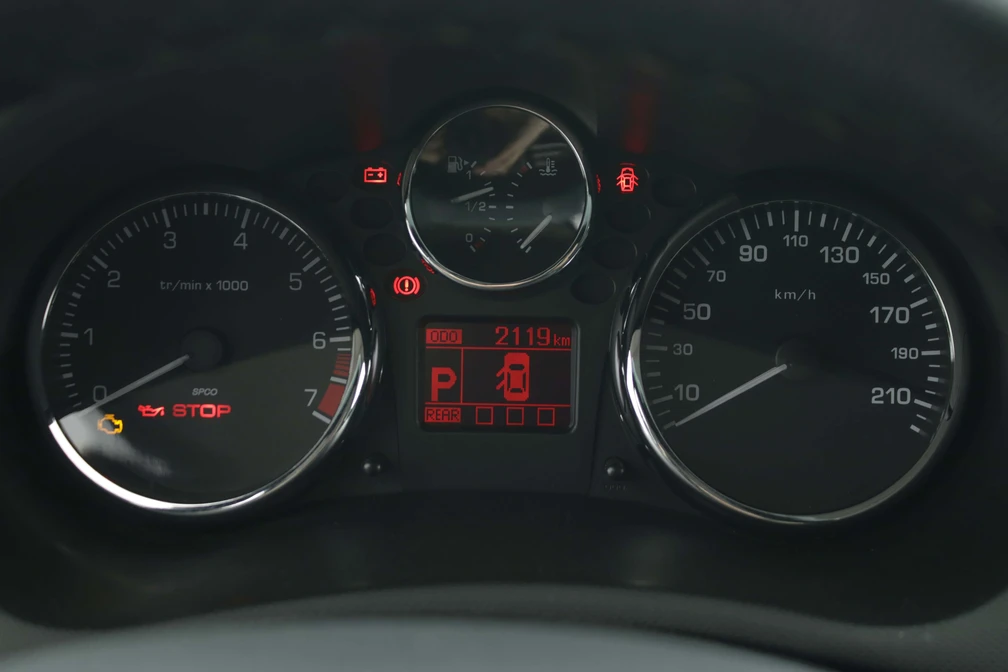 خرید و فروش پژو 207 اتوماتیک سقف شیشه ای مدل 1404 نقد و اقساط