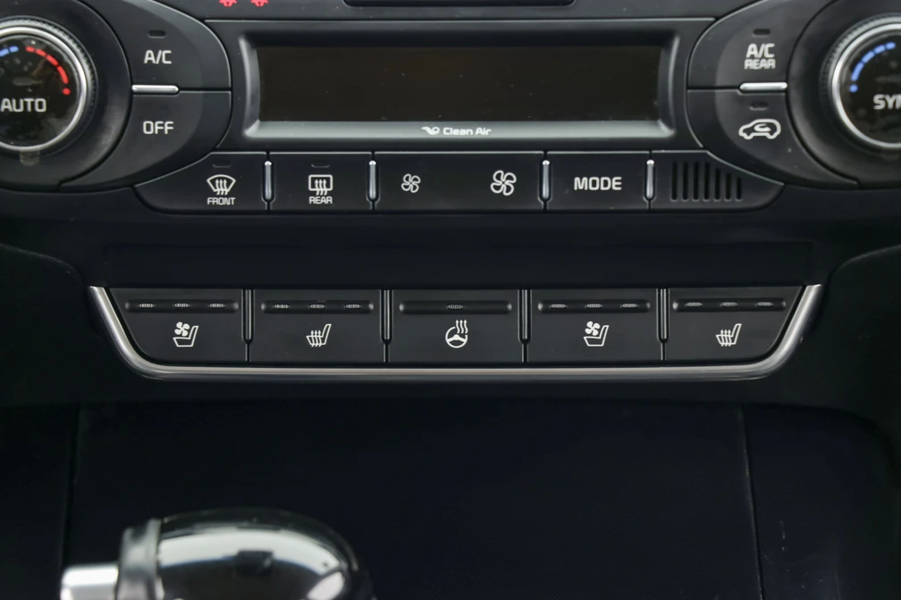 خرید و فروش کیا سورنتو UM - GT LINE - نیمه فول مدل 2016 نقد و اقساط