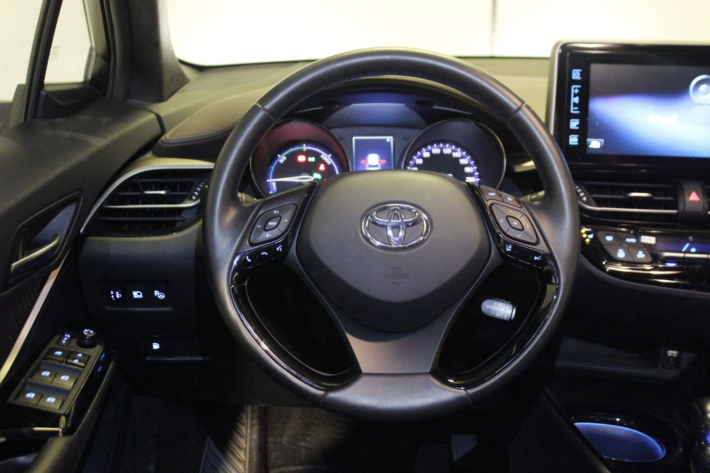 خرید و فروش تویوتا CHR هیبرید آیکان مدل 2018 نقد و اقساط خرید و فروش تویوتا CHR هیبرید آیکان مدل 2018 نقد و اقساط