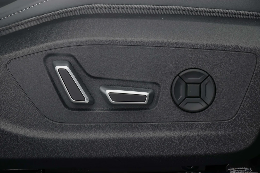 خرید و فروش آئودی q5etron سیلور پکیج - فول مدل 2024 نقد و اقساط خرید و فروش آئودی q5etron سیلور پکیج - فول مدل 2024 نقد و اقساط