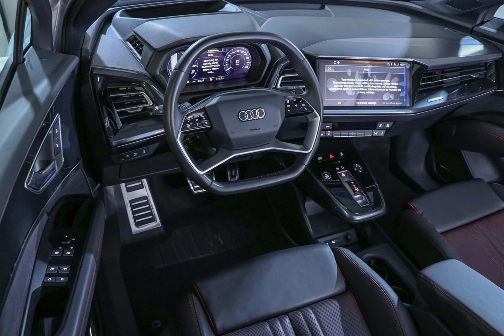 خرید و فروش آئودی q5etron سیلور پکیج - لو آپشن مدل 2024 نقد و اقساط خرید و فروش آئودی q5etron سیلور پکیج - لو آپشن مدل 2024 نقد و اقساط