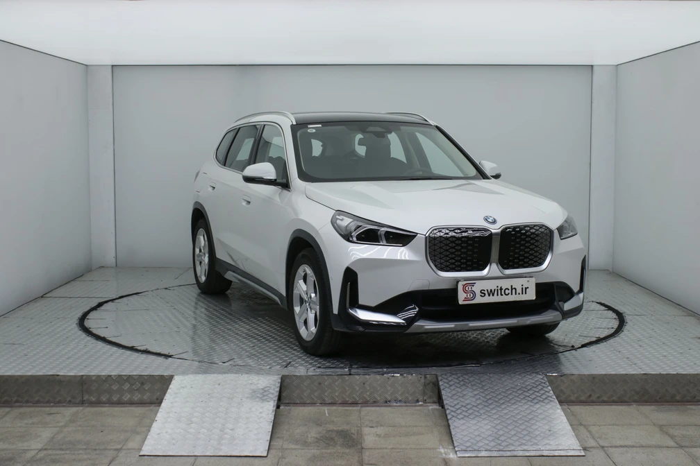 خرید و فروش ب ام و IX1 eDrive 25L مدل 2025 نقد و اقساط