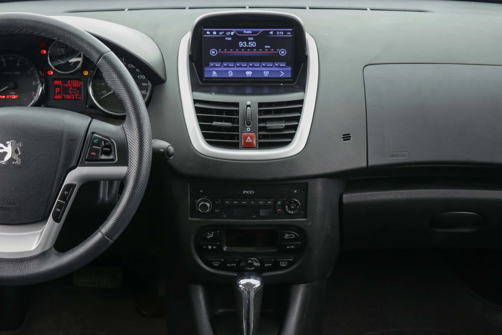 خرید و فروش پژو 207 اتوماتیک سقف شیشه ای مدل 1403 نقد و اقساط