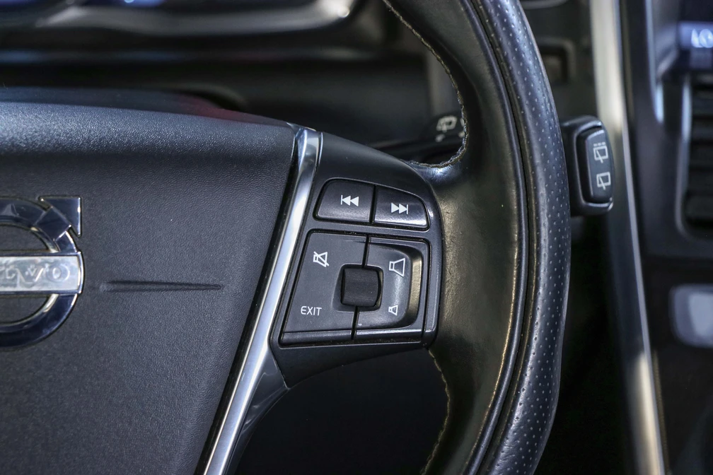 خرید و فروش ولوو XC60 R دیزاین مدل 2014 نقد و اقساط