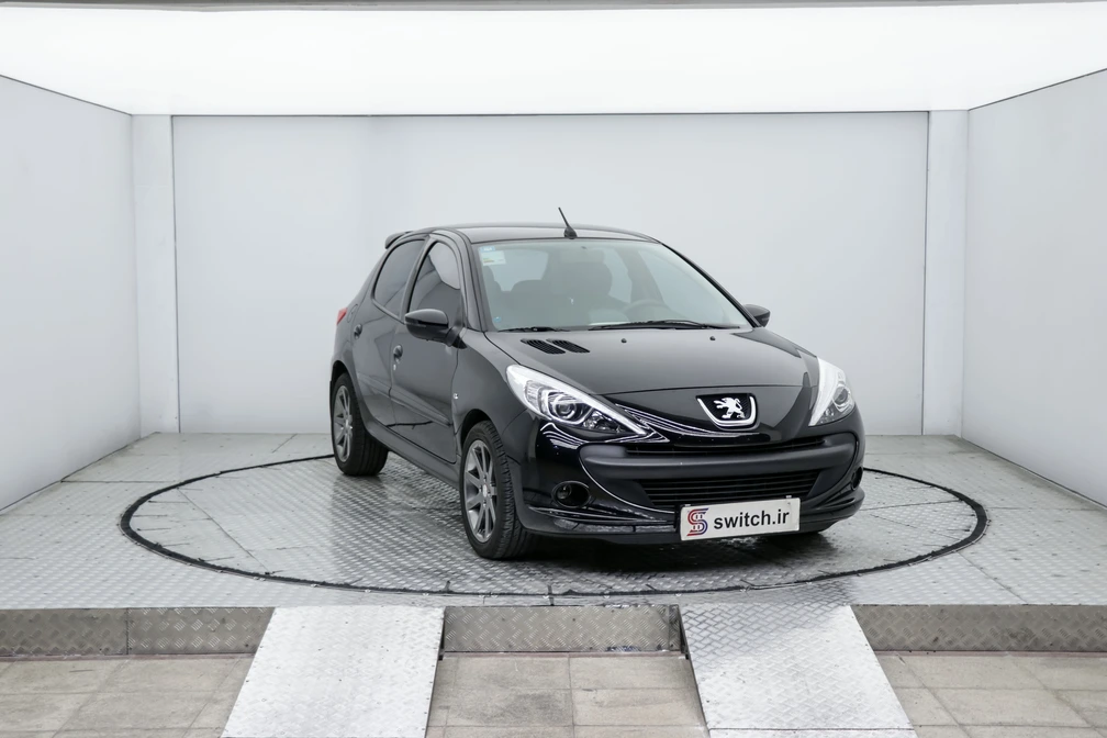 خرید و فروش پژو 207 دنده ای سقف شیشه ای مدل 1401 نقد و اقساط