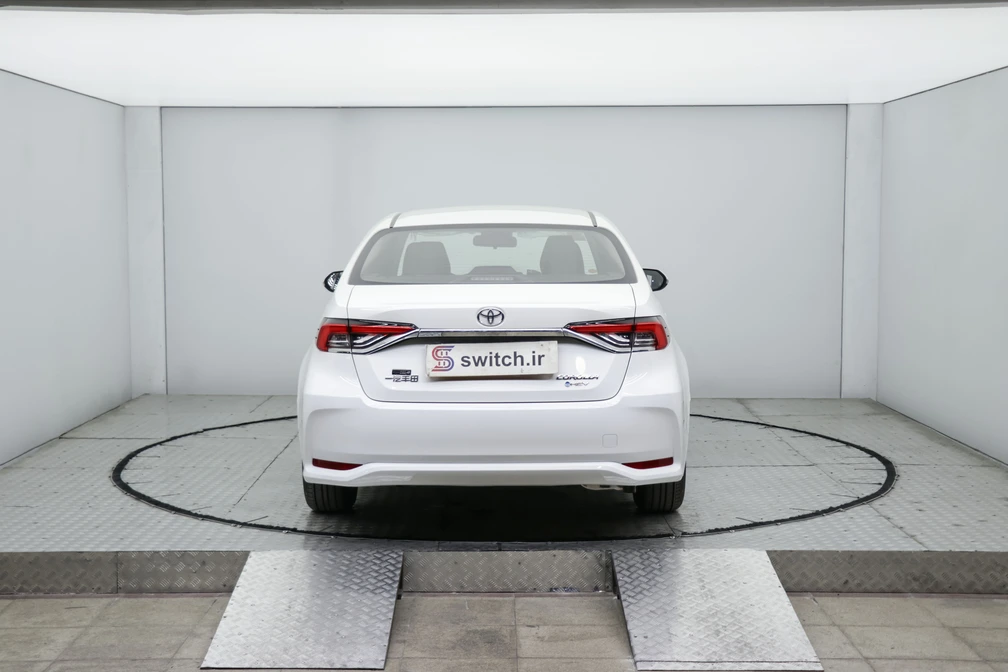خرید و فروش تویوتا کرولا هیبرید XLE - نیمه فول مدل 2024 نقد و اقساط
