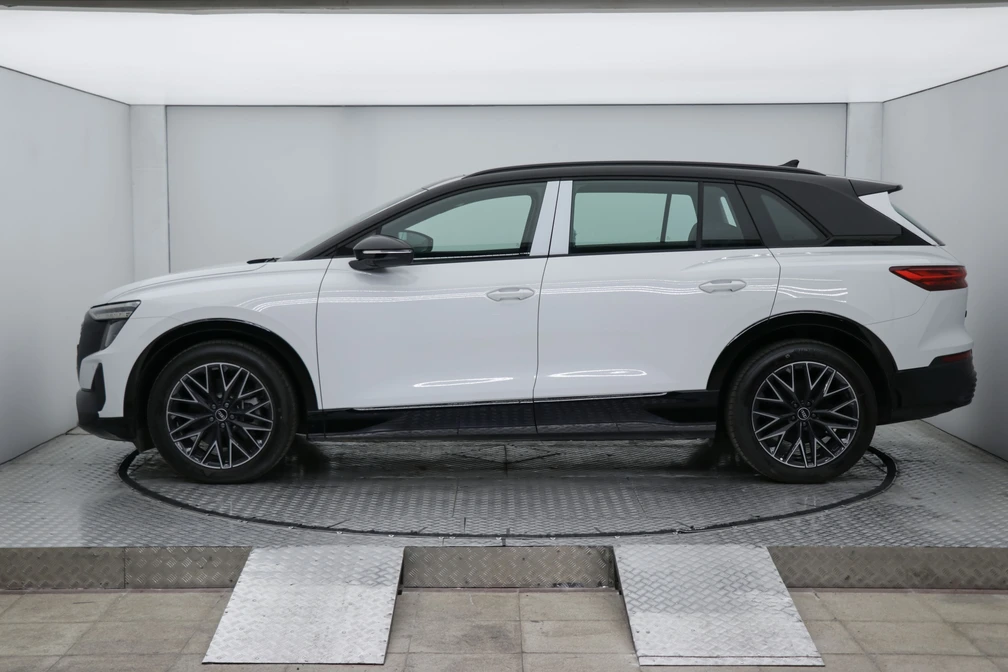 خرید و فروش آئودی q5etron بلک پکیج - فول مدل 2024 نقد و اقساط