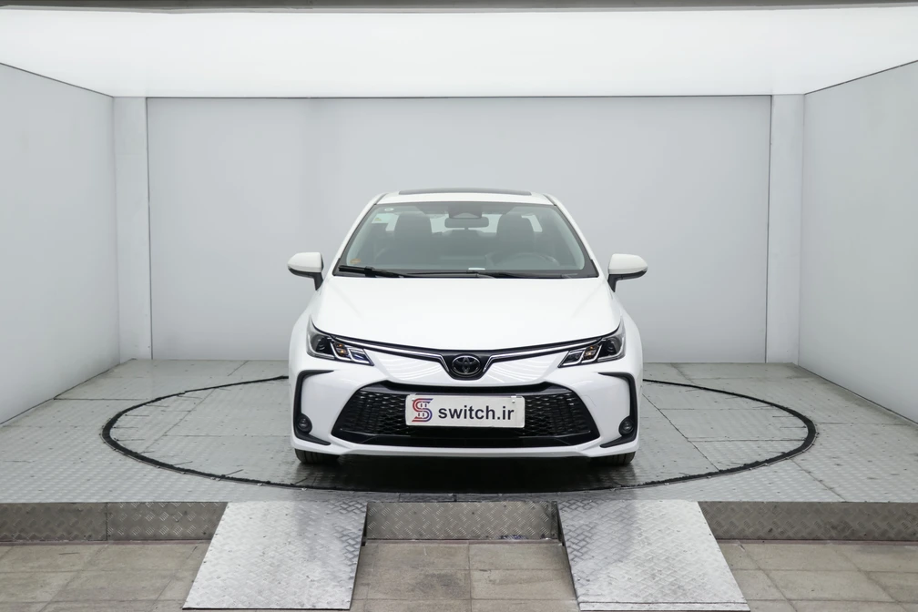 خرید و فروش تویوتا کرولا هیبرید XLE - نیمه فول مدل 2024 نقد و اقساط