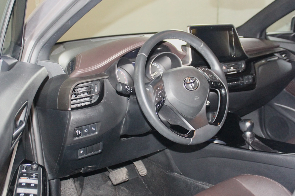 خرید و فروش تویوتا CHR هیبرید استایل مدل 2018 نقد و اقساط