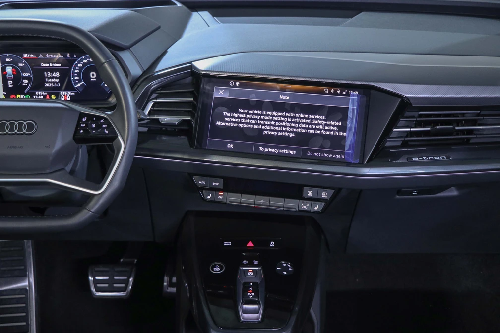 خرید و فروش آئودی q5etron سیلور پکیج - لو آپشن مدل 2024 نقد و اقساط خرید و فروش آئودی q5etron سیلور پکیج - لو آپشن مدل 2024 نقد و اقساط