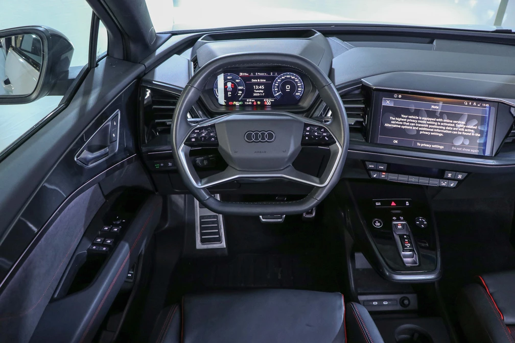 خرید و فروش آئودی q5etron سیلور پکیج - لو آپشن مدل 2024 نقد و اقساط خرید و فروش آئودی q5etron سیلور پکیج - لو آپشن مدل 2024 نقد و اقساط