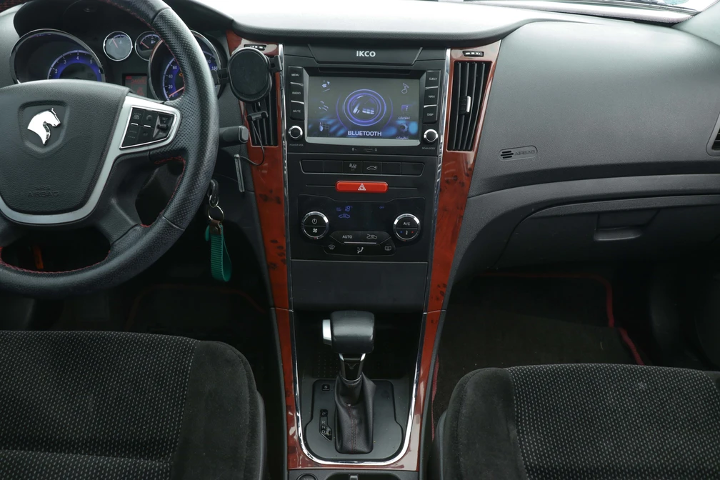 خرید و فروش ایران خودرو دنا پلاس توربو اتوماتیک مدل 1400 نقد و اقساط