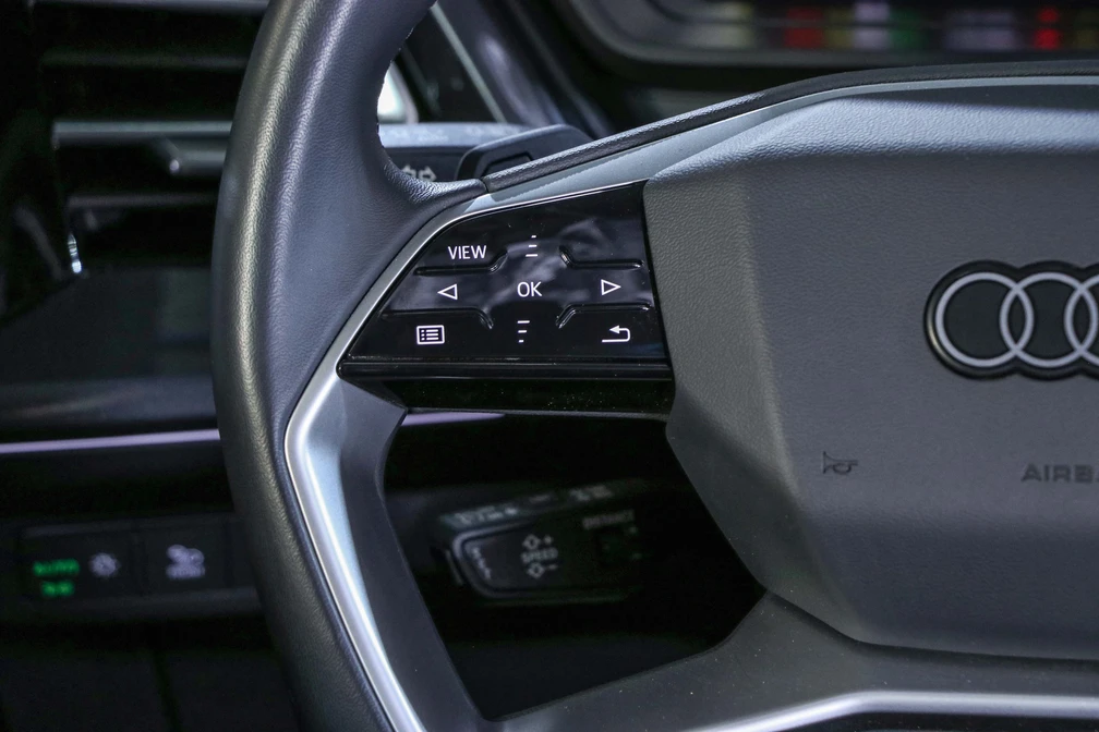 خرید و فروش آئودی q5etron سیلور پکیج - لو آپشن مدل 2024 نقد و اقساط خرید و فروش آئودی q5etron سیلور پکیج - لو آپشن مدل 2024 نقد و اقساط