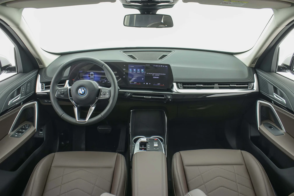 خرید و فروش ب ام و IX1 eDrive 25L مدل 2025 نقد و اقساط