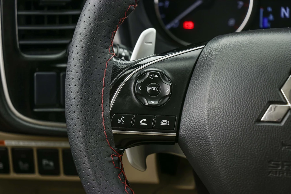 خرید و فروش میتسوبیشی اوتلندر تیپ 4 (7نفره) مدل 2016 نقد و اقساط