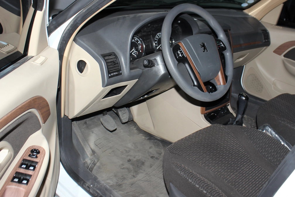 خرید و فروش پژو پارس ساده - موتور جدید مدل 1401 نقد و اقساط خرید و فروش پژو پارس ساده - موتور جدید مدل 1401 نقد و اقساط