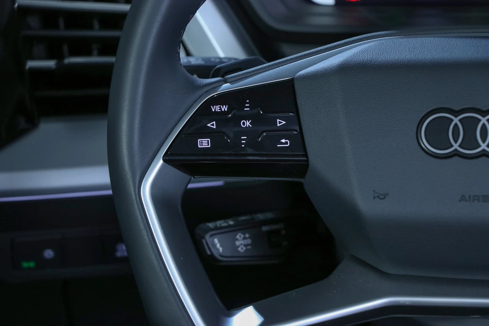 خرید و فروش آئودی q5etron سیلور پکیج - لو آپشن مدل 2024 نقد و اقساط خرید و فروش آئودی q5etron سیلور پکیج - لو آپشن مدل 2024 نقد و اقساط