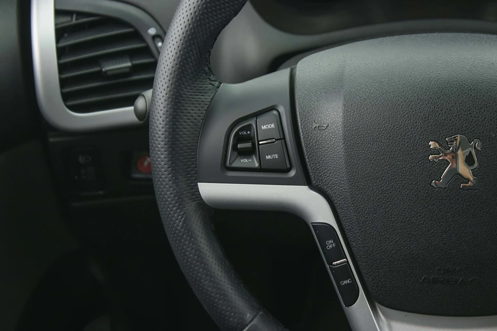 خرید و فروش پژو 207 اتوماتیک سقف شیشه ای مدل 1404 نقد و اقساط خرید و فروش پژو 207 اتوماتیک سقف شیشه ای مدل 1404 نقد و اقساط