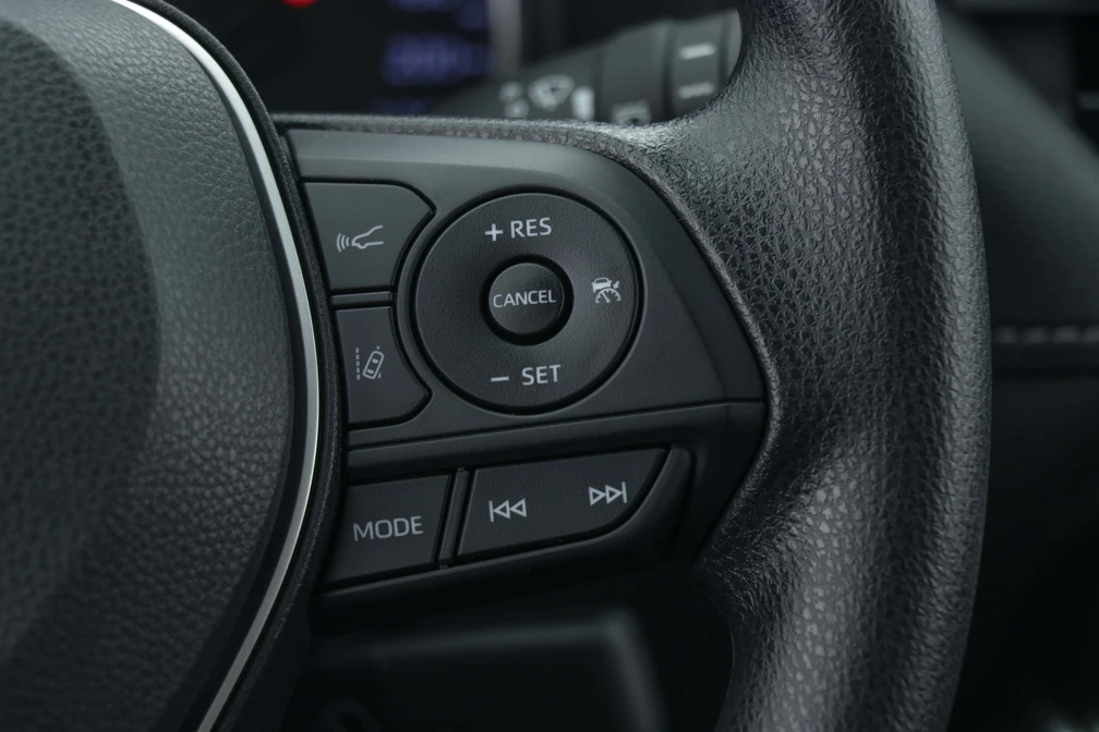 خرید و فروش تویوتا راوفور تک دیفرانسیل - نیمه فول مدل 2025 نقد و اقساط