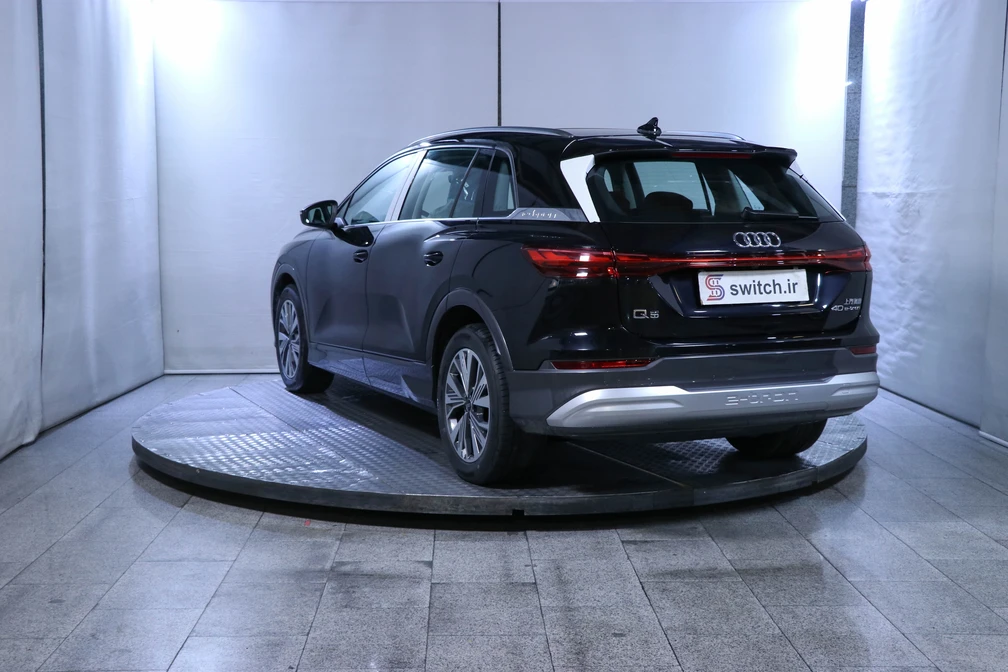 خرید و فروش آئودی q5etron سیلور پکیج - لو آپشن مدل 2024 نقد و اقساط خرید و فروش آئودی q5etron سیلور پکیج - لو آپشن مدل 2024 نقد و اقساط