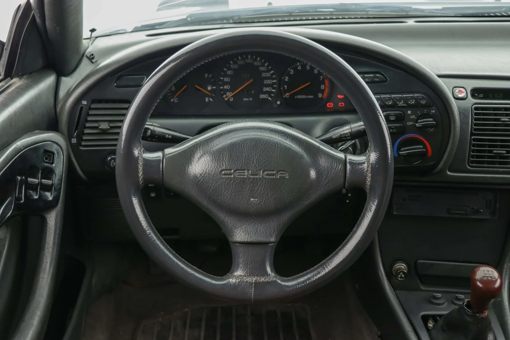 خرید و فروش تویوتا سلیکا دنده ای مدل 1991 نقد و اقساط