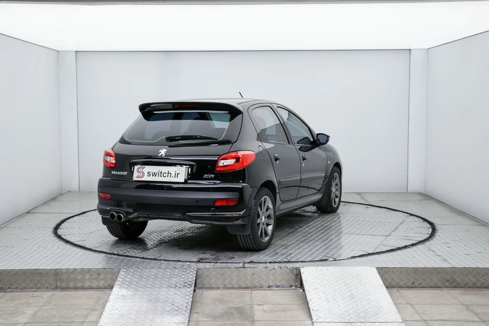 خرید و فروش پژو 207 دنده ای سقف شیشه ای مدل 1401 نقد و اقساط