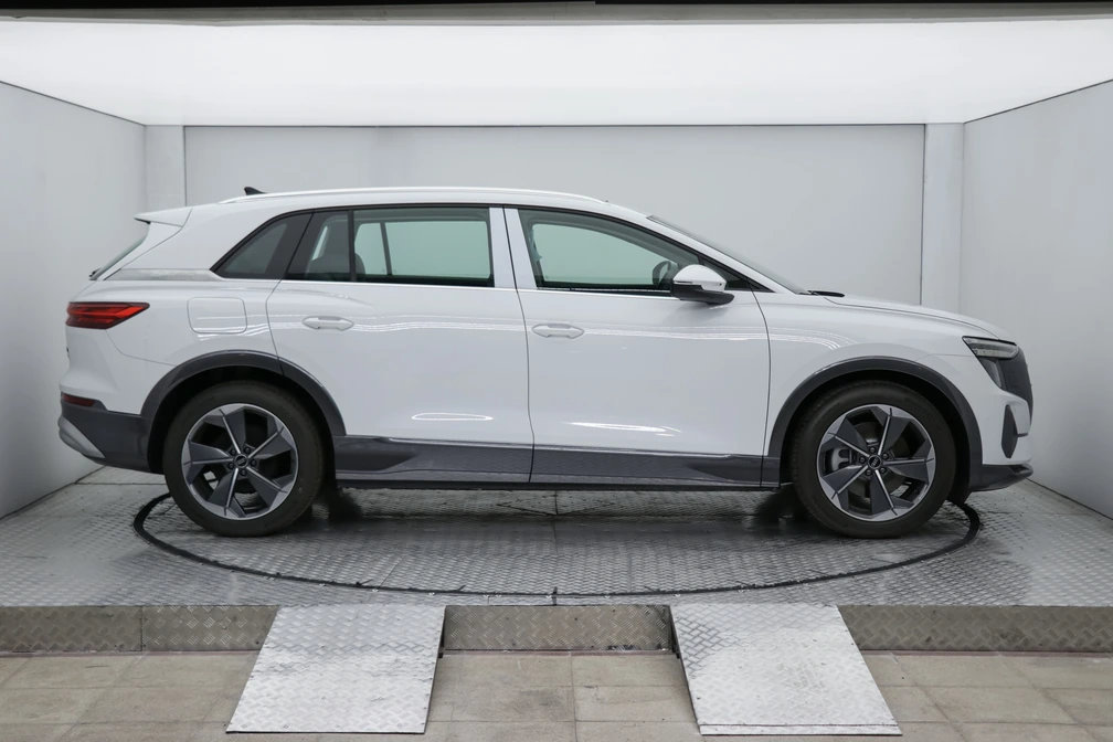 خرید و فروش آئودی q5etron سیلور پکیج - فول مدل 2024 نقد و اقساط خرید و فروش آئودی q5etron سیلور پکیج - فول مدل 2024 نقد و اقساط