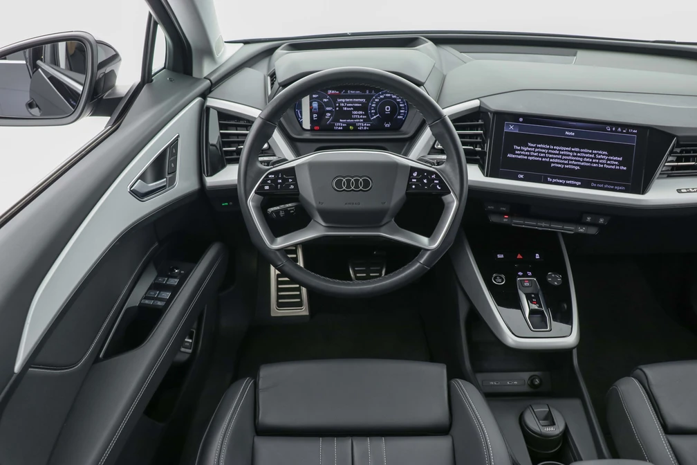 خرید و فروش آئودی q5etron سیلور پکیج - فول مدل 2024 نقد و اقساط خرید و فروش آئودی q5etron سیلور پکیج - فول مدل 2024 نقد و اقساط