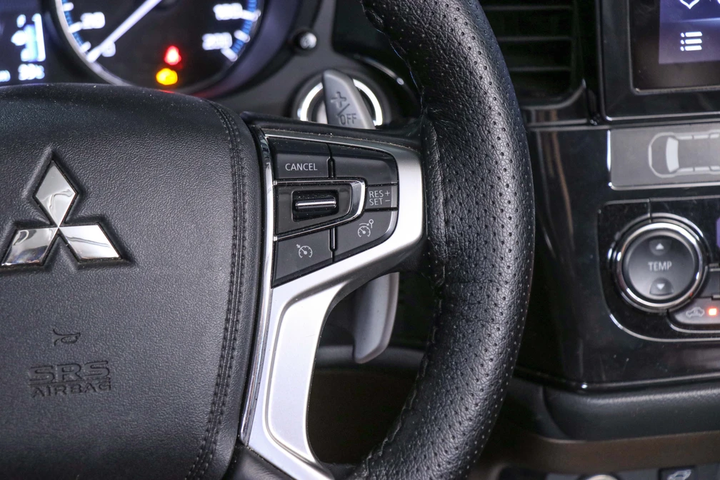 خرید و فروش میتسوبیشی اوتلندر PHEV فول مدل 2018 نقد و اقساط