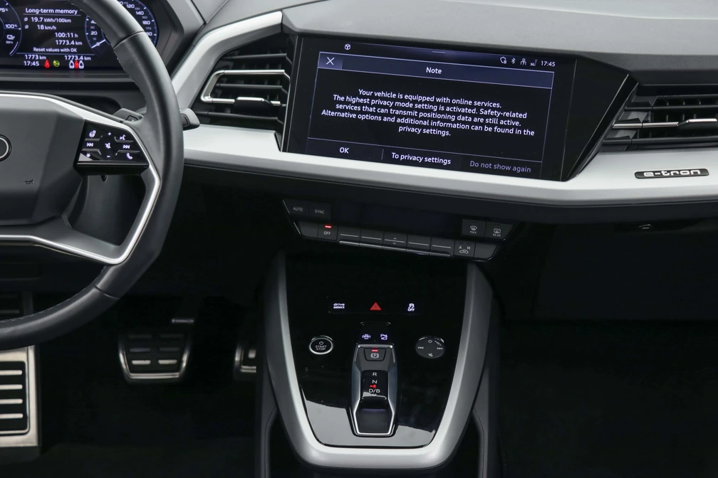 خرید و فروش آئودی q5etron سیلور پکیج - فول مدل 2024 نقد و اقساط خرید و فروش آئودی q5etron سیلور پکیج - فول مدل 2024 نقد و اقساط