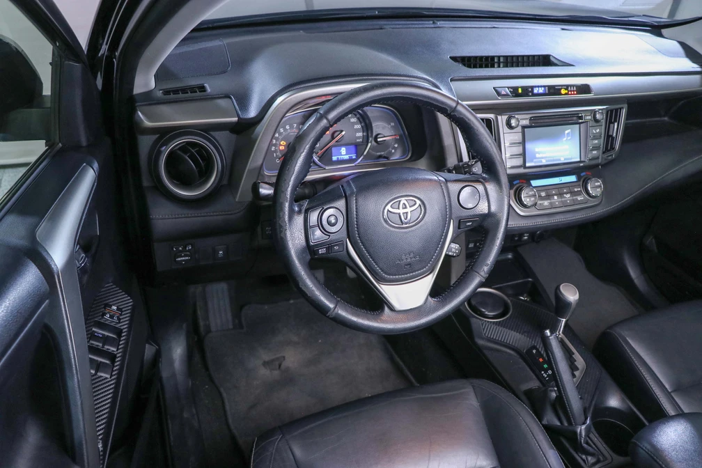 خرید و فروش تویوتا راوفور فول - دو دیفرانسیل مدل 2014 نقد و اقساط