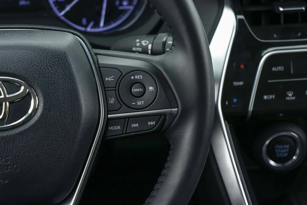 خرید و فروش تویوتا ونزا نیمه فول مدل 2025 نقد و اقساط خرید و فروش تویوتا ونزا نیمه فول مدل 2025 نقد و اقساط